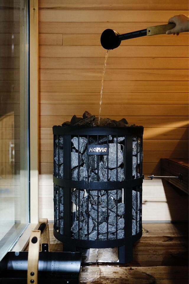 ロウリュとは何か？サウナの魅力を高めるその効果と歴史